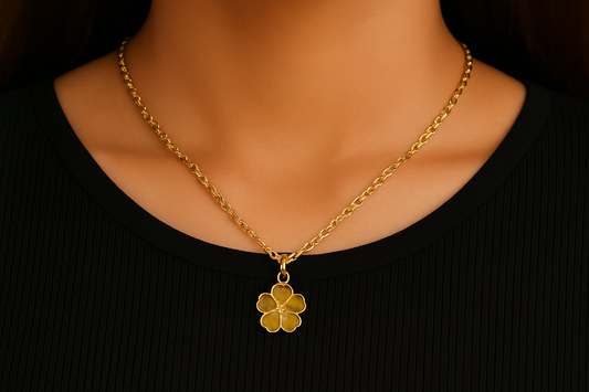 Green Clover Pendant Necklace
