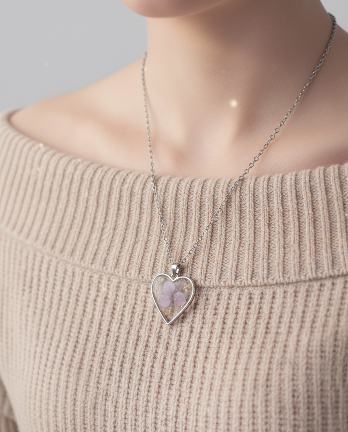 Heart-Shaped Real Dried Flower Pendant Necklace for Women – Silver Chain Resin Jewelry with Purple Petals & Gold Flakes, Handmade Gift for Her