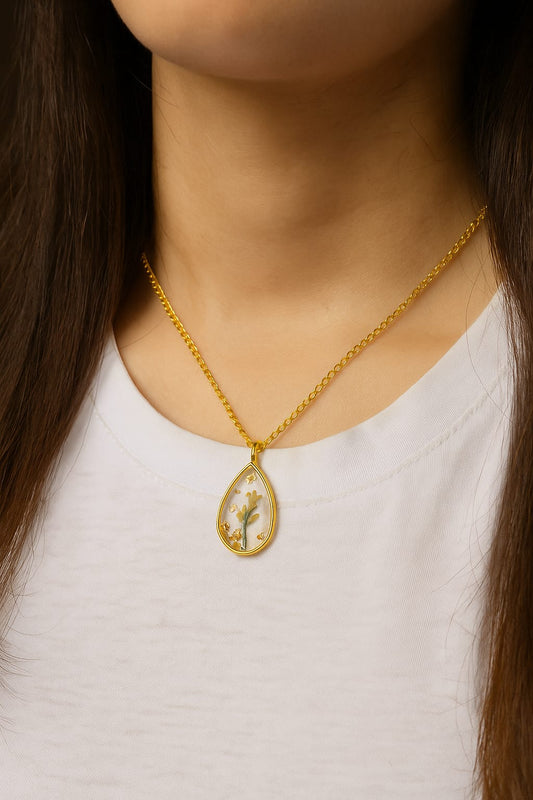 Golden Dried Flower Resin Pendant Necklace